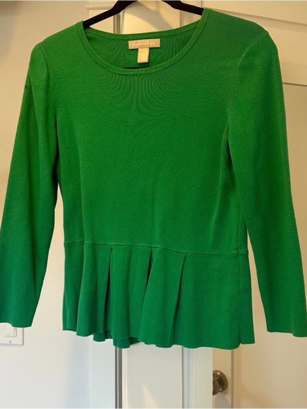 Banana Republic Emerald Green Ribbed Crewneck Top